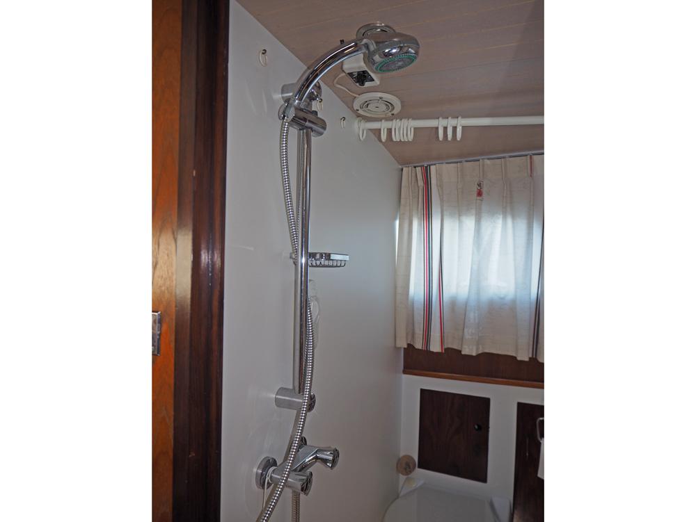 Salon, H&eacute;bergements